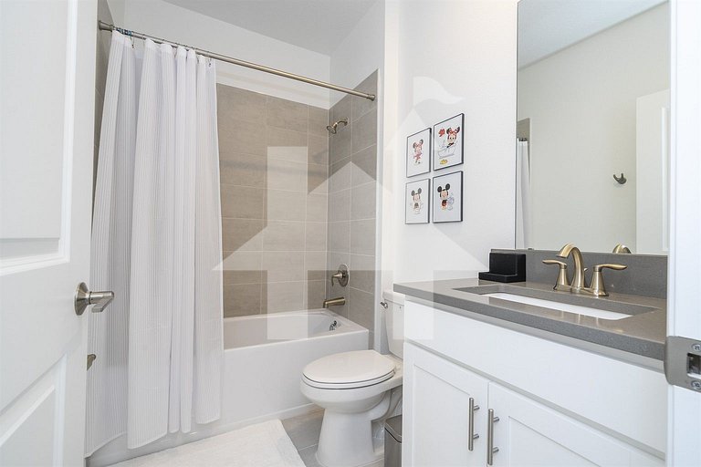 Vacation Home Near Disney, 5 bedrooms