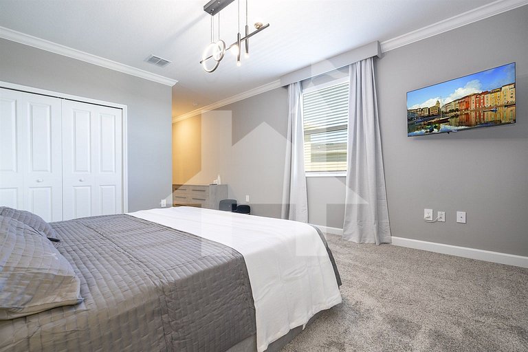 Vacation Home Near Disney, 5 bedrooms