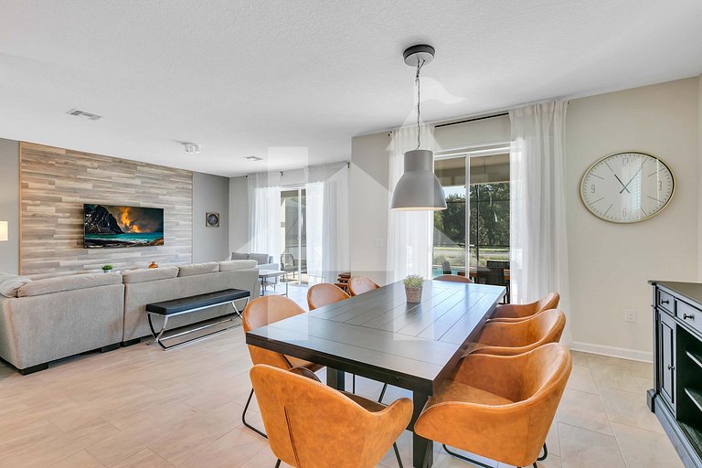 Vacation Home Near Disney, 6 bedrooms