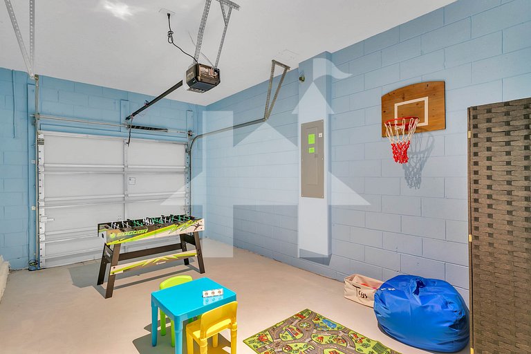 Vacation Home Near Disney, 6 bedrooms