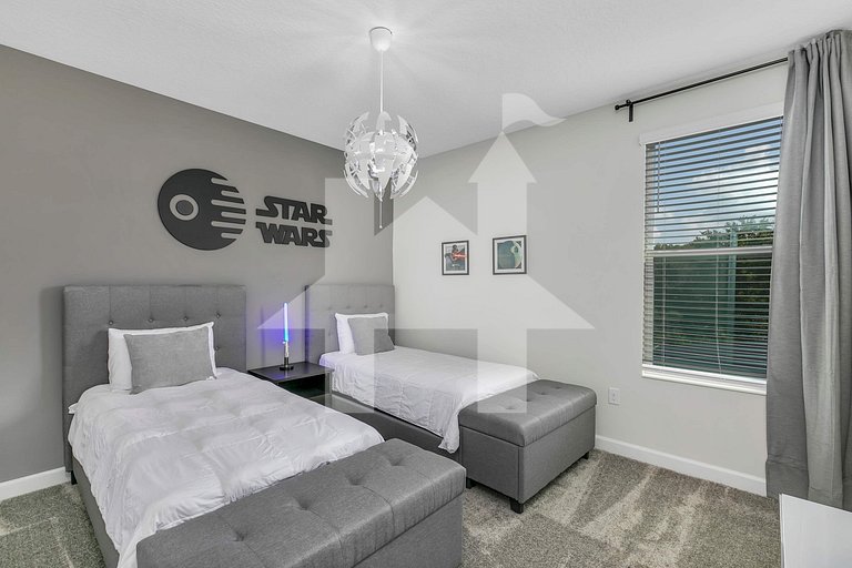 Vacation Home Near Disney, 6 bedrooms