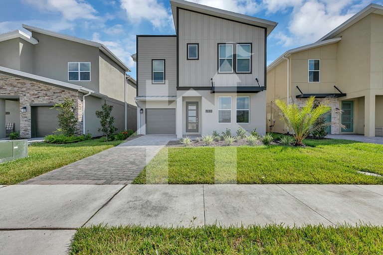 Vacation Home Near Disney, 6 bedrooms