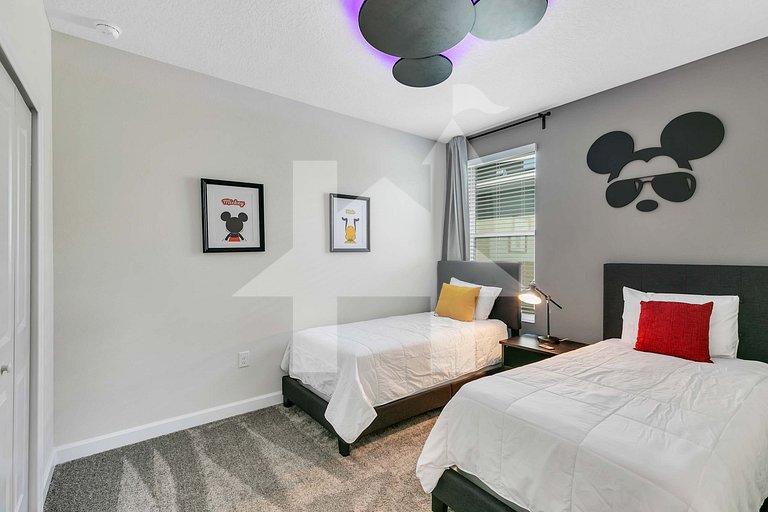 Vacation Home Near Disney, 6 bedrooms