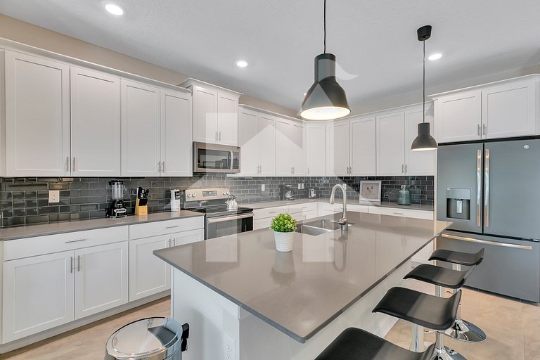 Vacation Home Near Disney, 6 bedrooms