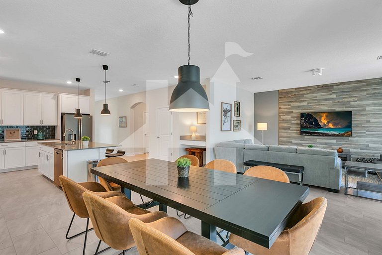 Vacation Home Near Disney, 6 bedrooms