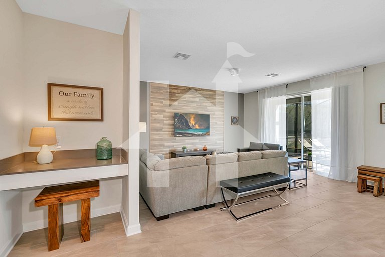 Vacation Home Near Disney, 6 bedrooms