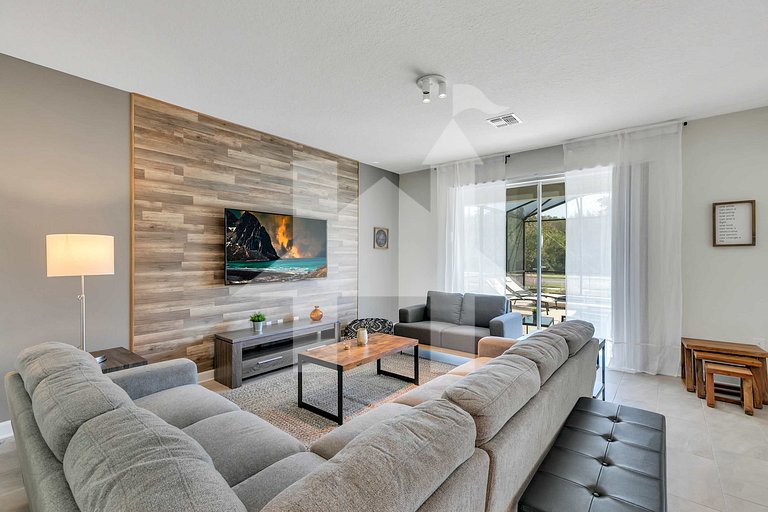 Vacation Home Near Disney, 6 bedrooms