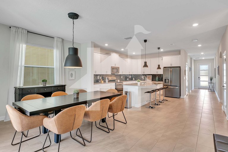 Vacation Home Near Disney, 6 bedrooms