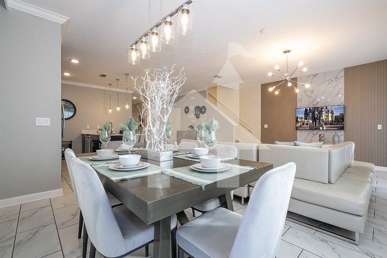 Vacation Home Near Disney, 5 bedrooms