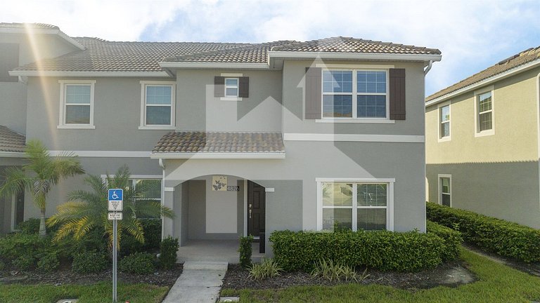 Vacation Home Near Disney, 5 bedrooms