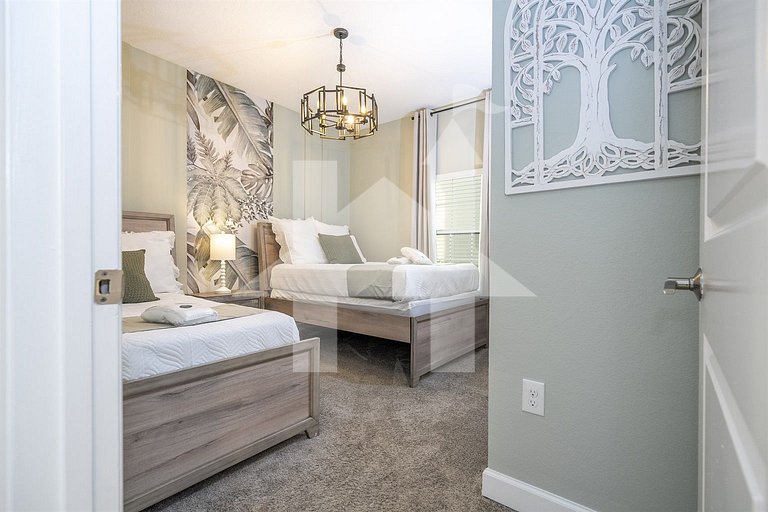 Vacation Home Near Disney, 5 bedrooms