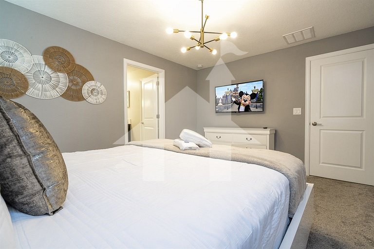 Vacation Home Near Disney, 5 bedrooms