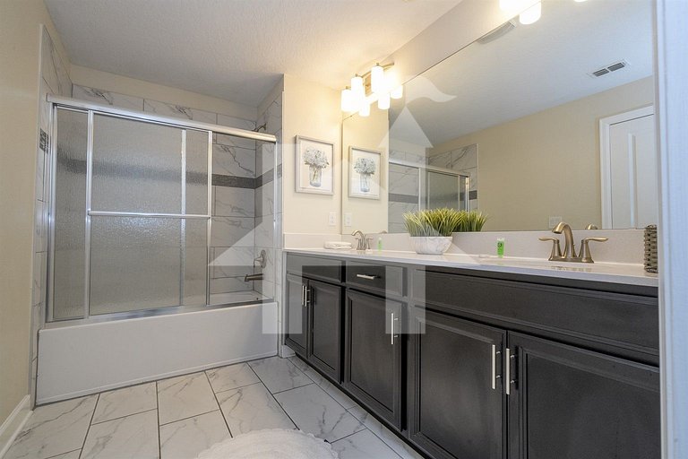 Vacation Home Near Disney, 5 bedrooms