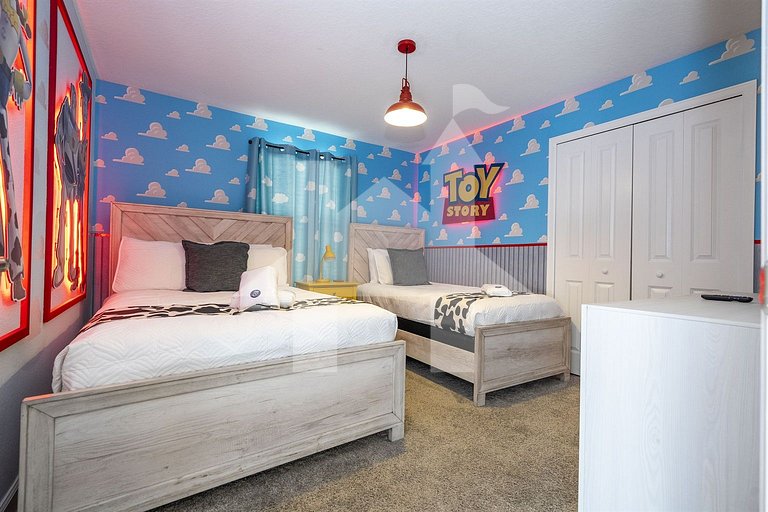 Vacation Home Near Disney, 5 bedrooms