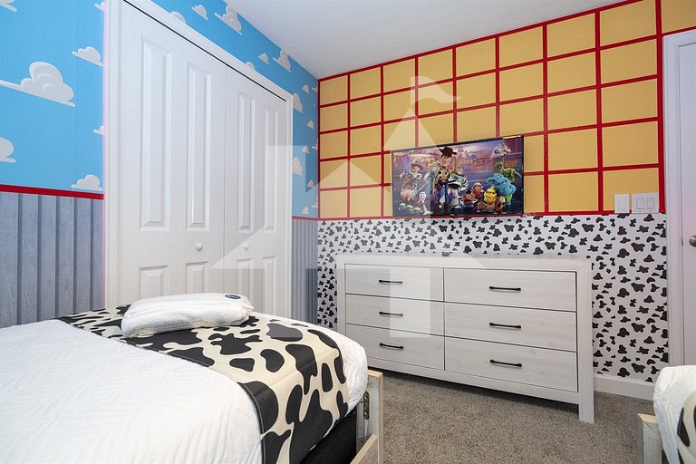 Vacation Home Near Disney, 5 bedrooms