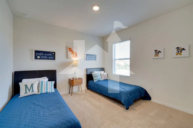 Vacation Home Near Disney, 7 bedrooms