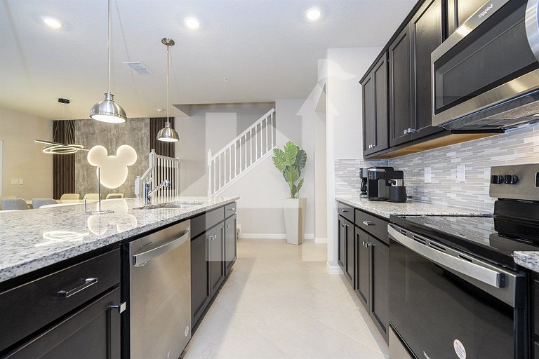 Vacation Home Near Disney, 5 bedrooms