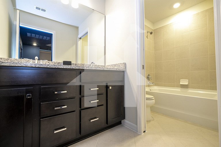 Vacation Home Near Disney, 5 bedrooms