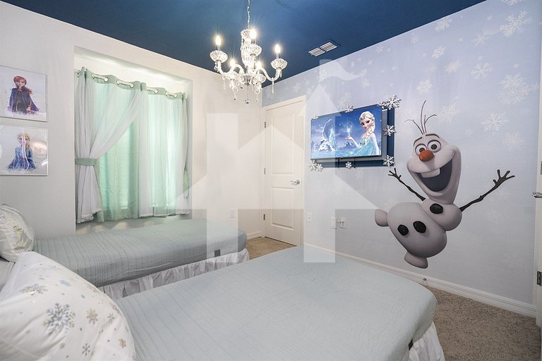 Vacation Home Near Disney, 5 bedrooms