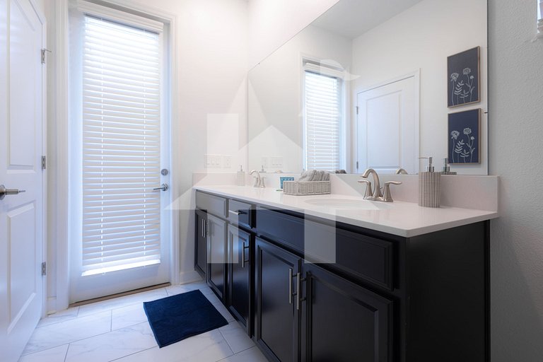 Vacation Home Near Disney, 5 bedrooms