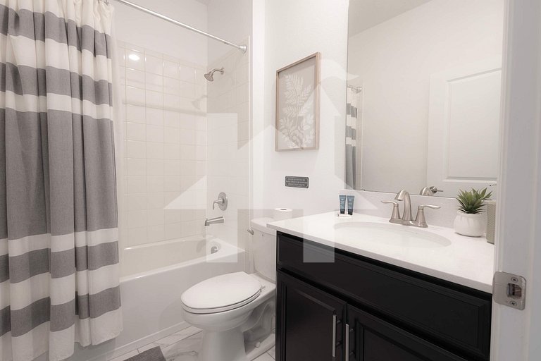 Vacation Home Near Disney, 5 bedrooms