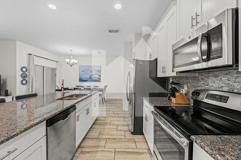 Vacation Home Near Disney, 4 bedrooms