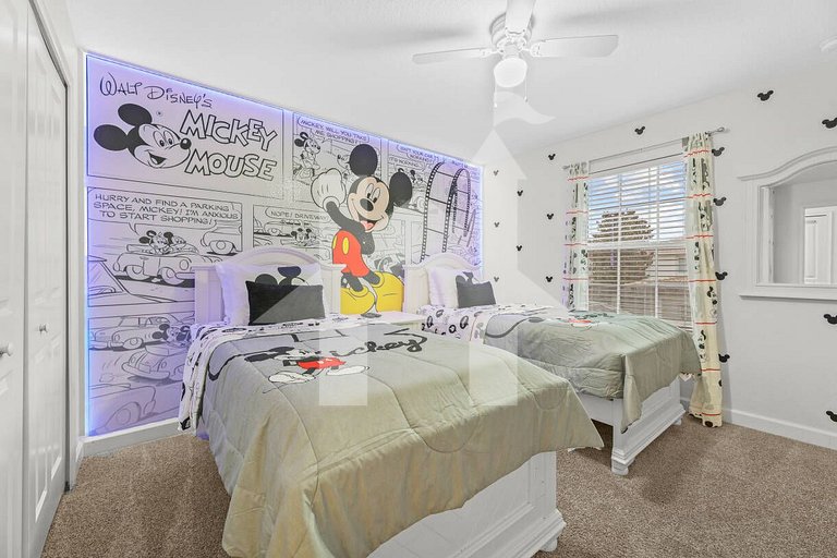 Vacation Home Near Disney, 4 bedrooms