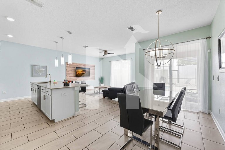 Vacation Home Near Disney, 4 bedrooms