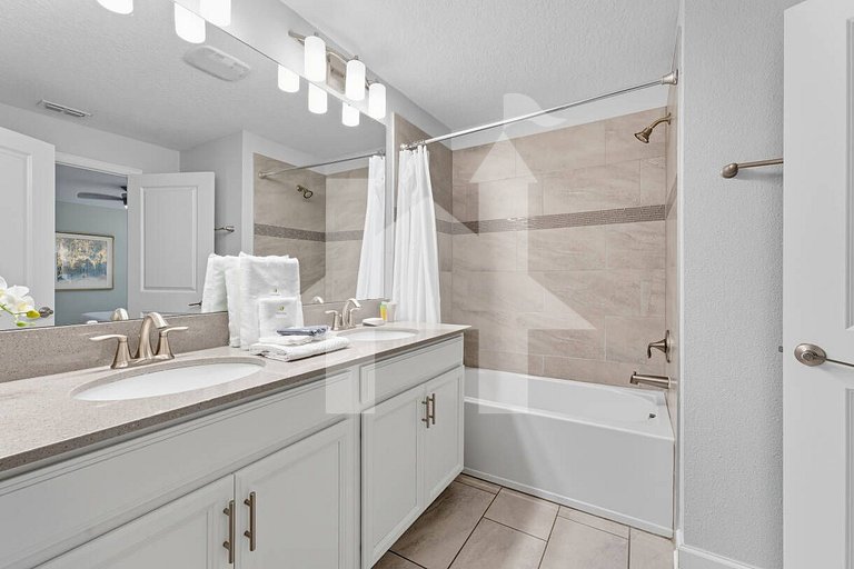 Vacation Home Near Disney, 4 bedrooms