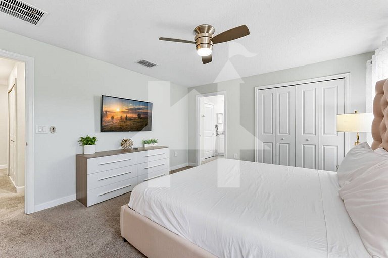 Vacation Home Near Disney, 4 bedrooms