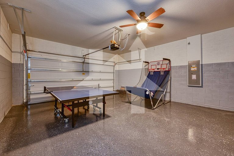 Vacation Home Near Disney, 6 bedrooms