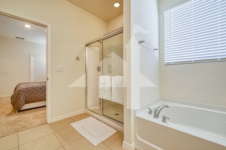 Vacation Home Near Disney, 6 bedrooms