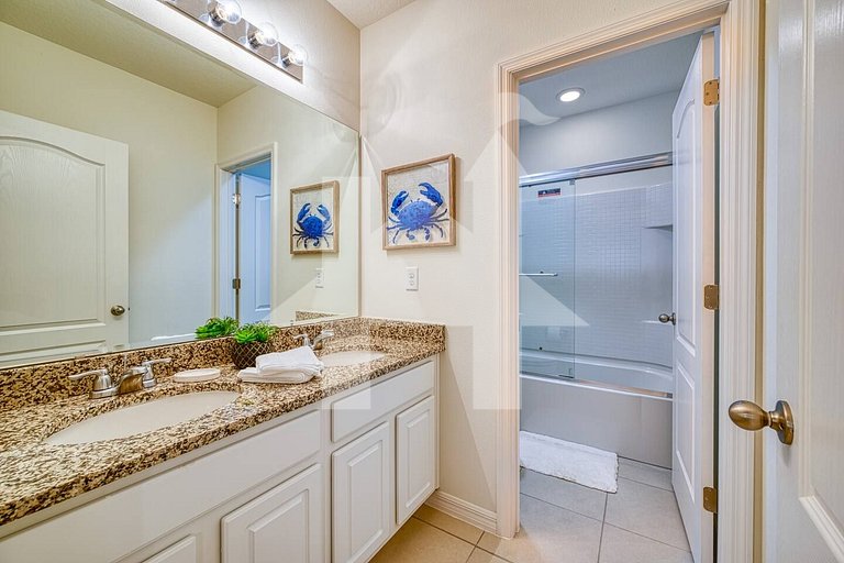 Vacation Home Near Disney, 6 bedrooms