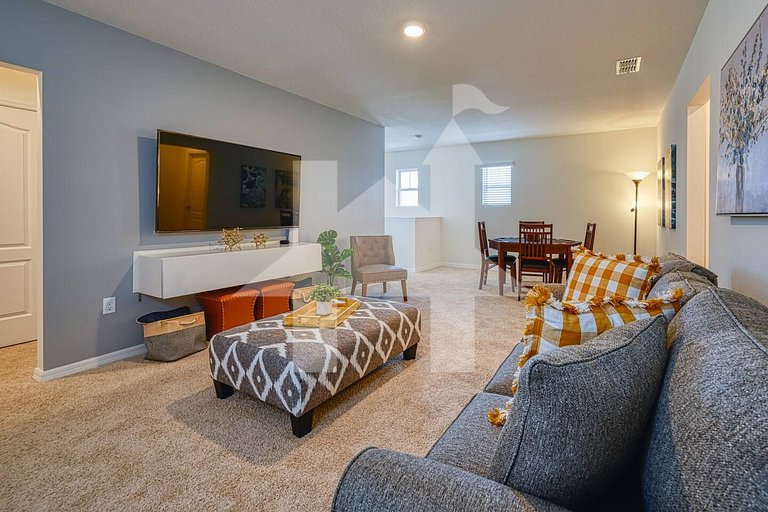 Vacation Home Near Disney, 6 bedrooms