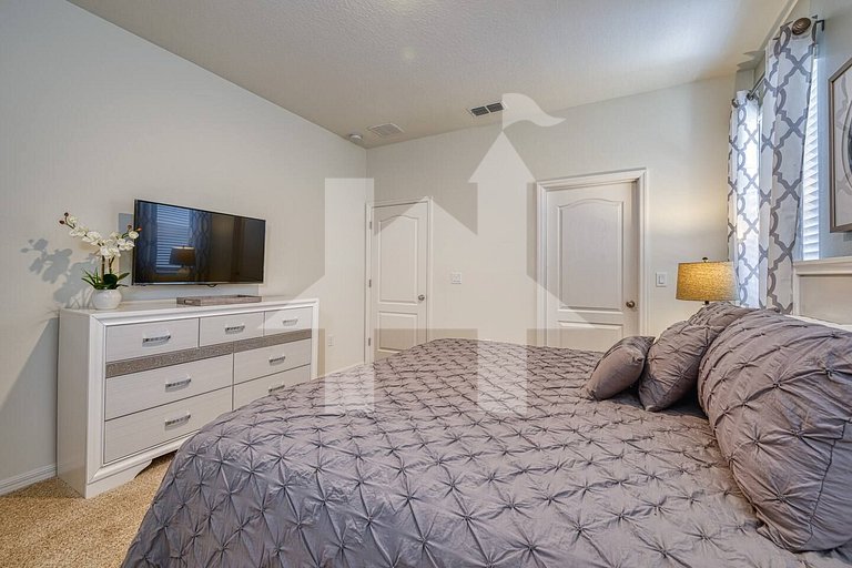 Vacation Home Near Disney, 6 bedrooms