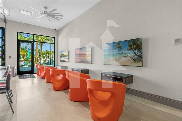 Vacation Home Near Disney, 12 bedrooms