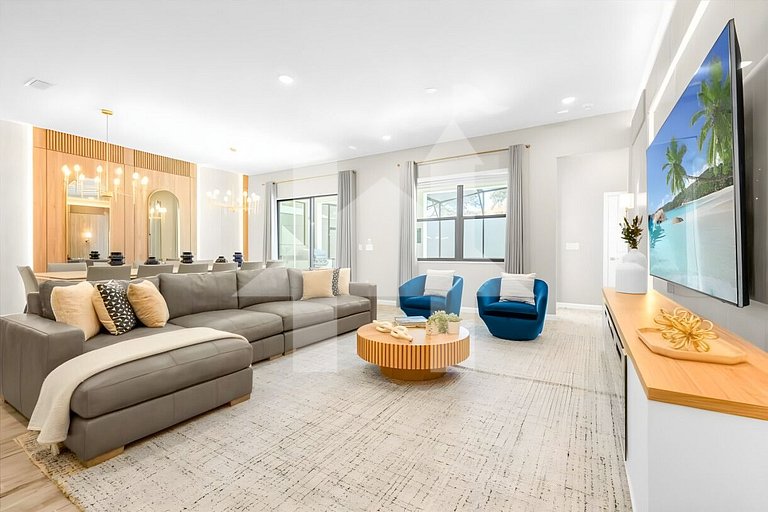 Vacation Home Near Disney, 12 bedrooms