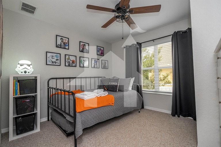 Vacation Home Near Disney, 4 bedrooms