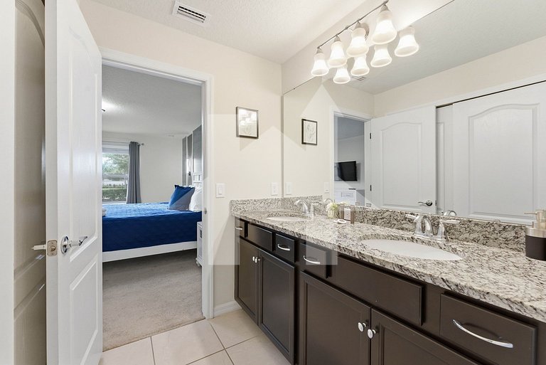 Vacation Home Near Disney, 5 bedrooms