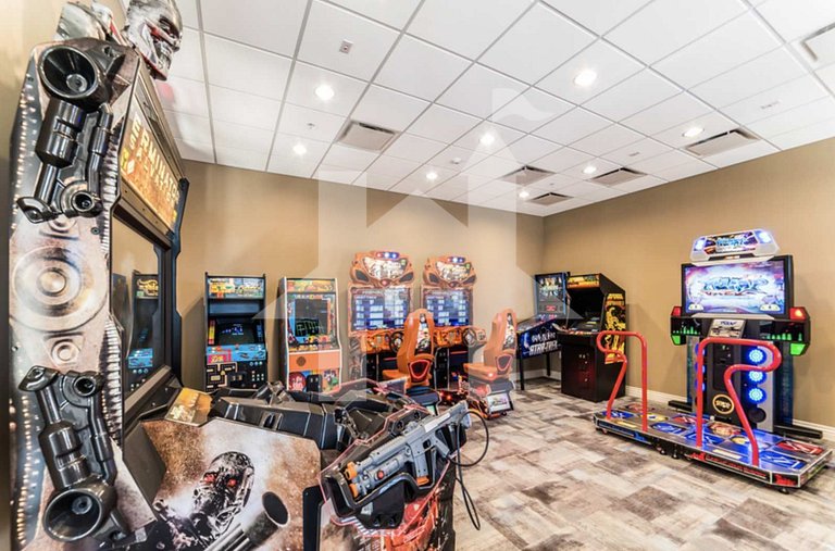 Vacation Home Near Disney, 5 bedrooms