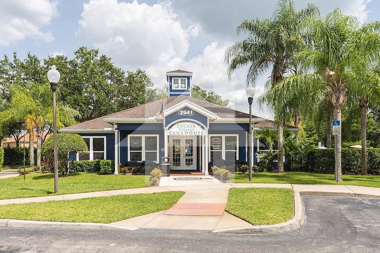 Vacation Home Near Disney, 4 bedrooms