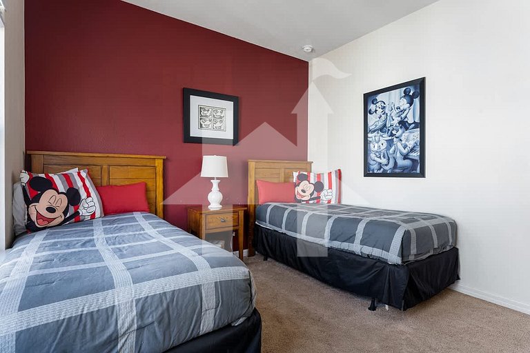 Vacation Home Near Disney, 4 bedrooms
