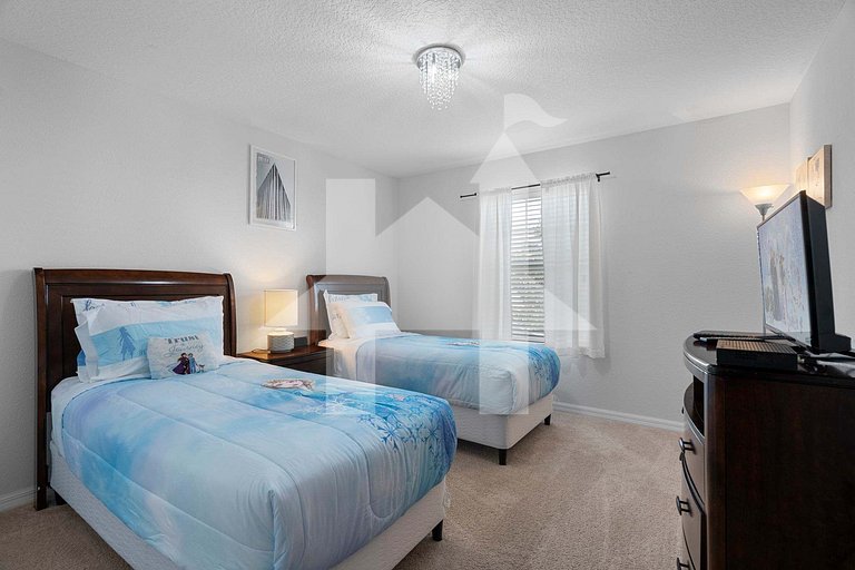 Vacation Home Near Disney, 4 bedrooms