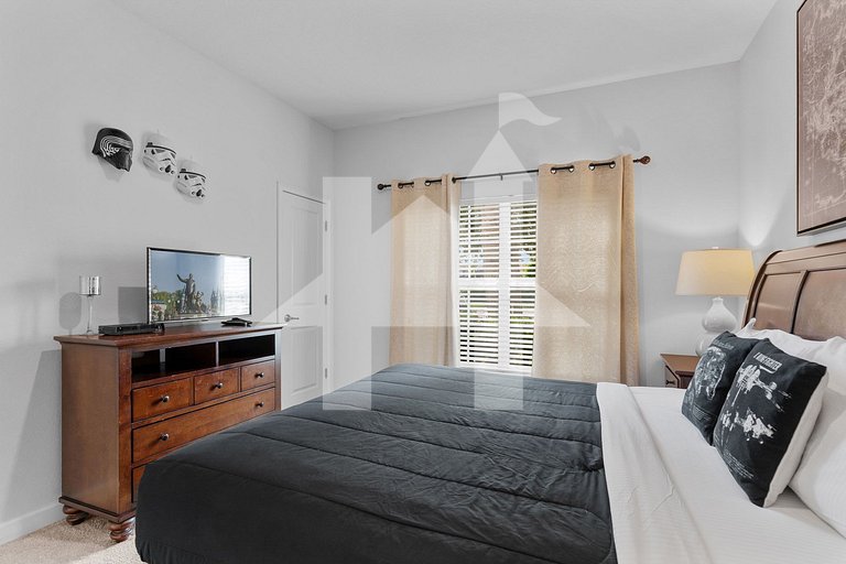 Vacation Home Near Disney, 4 bedrooms