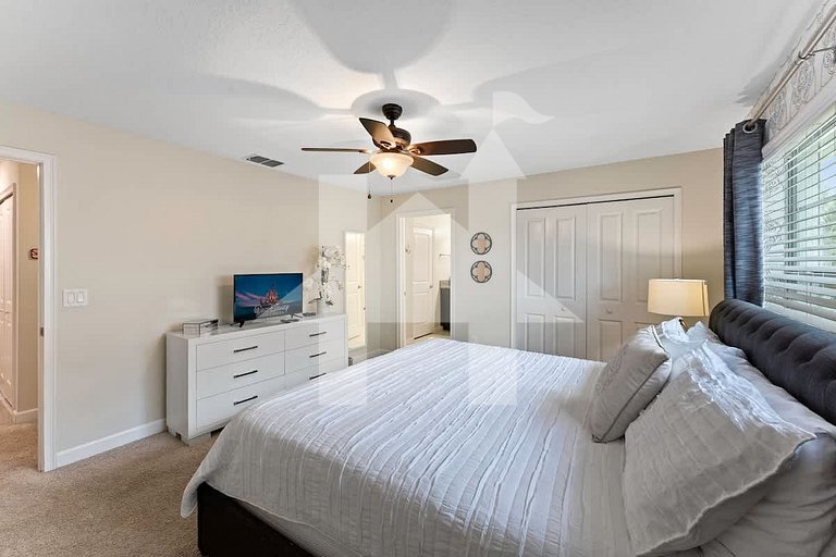 Vacation Home Near Disney, 4 bedrooms