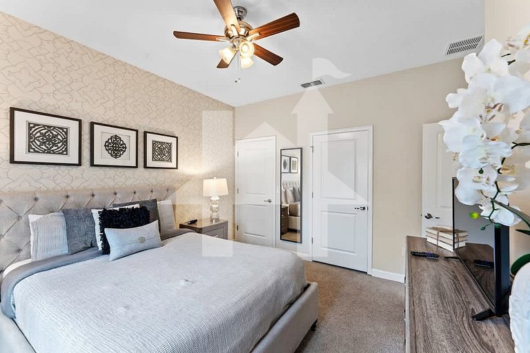 Vacation Home Near Disney, 4 bedrooms