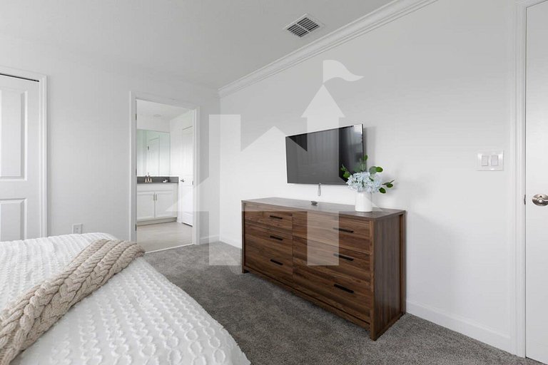 Vacation Home Near Disney, 4 bedrooms