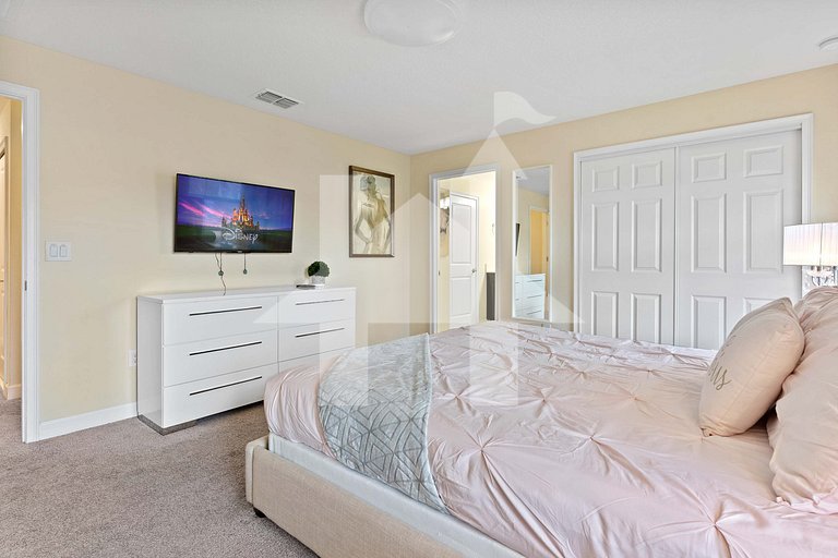 Vacation Home Near Disney, 4 bedrooms