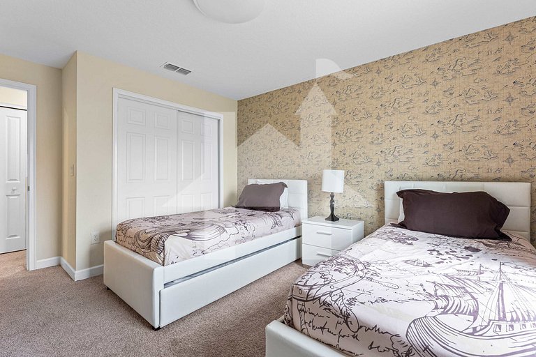 Vacation Home Near Disney, 4 bedrooms