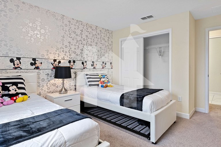 Vacation Home Near Disney, 4 bedrooms